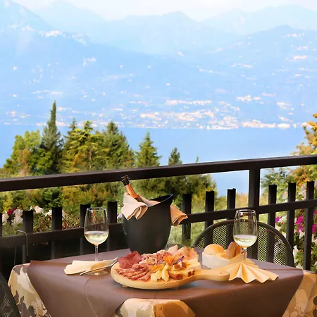 Szálloda Costabella San Zeno di Montagna