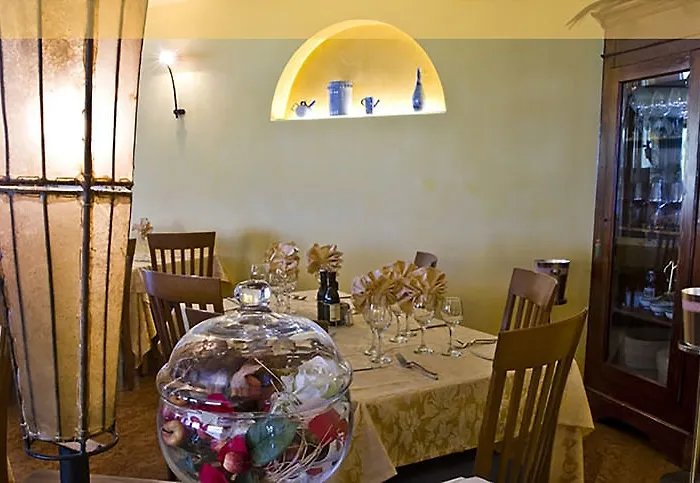 Costabella 3* San Zeno di Montagna