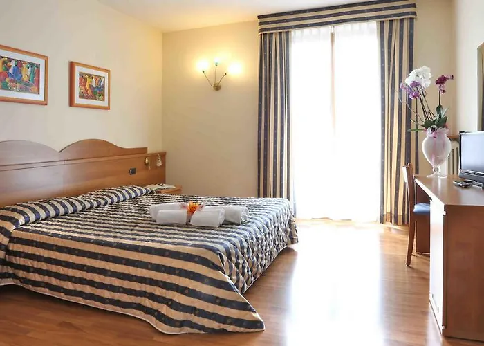Costabella 3*