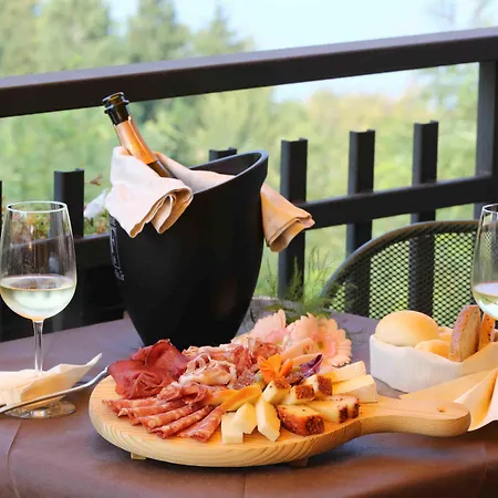 Hotel Costabella San Zeno di Montagna