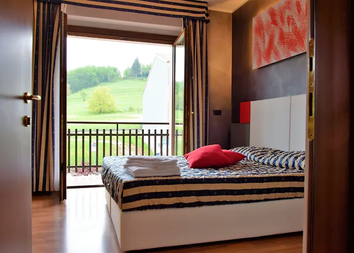 Costabella 3* San Zeno di Montagna