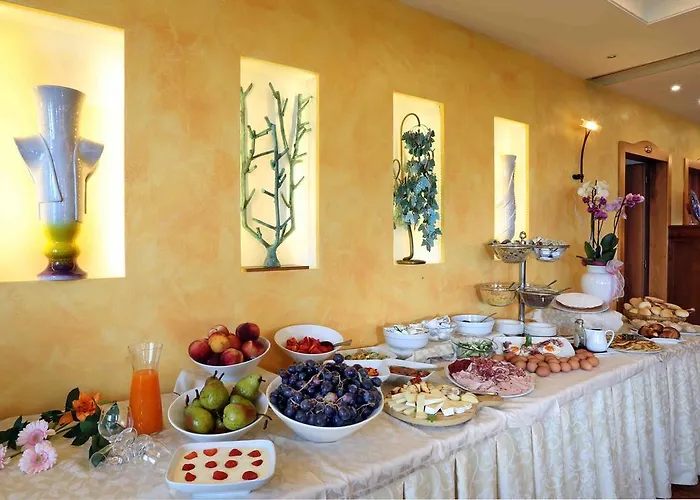 Costabella 3* San Zeno di Montagna